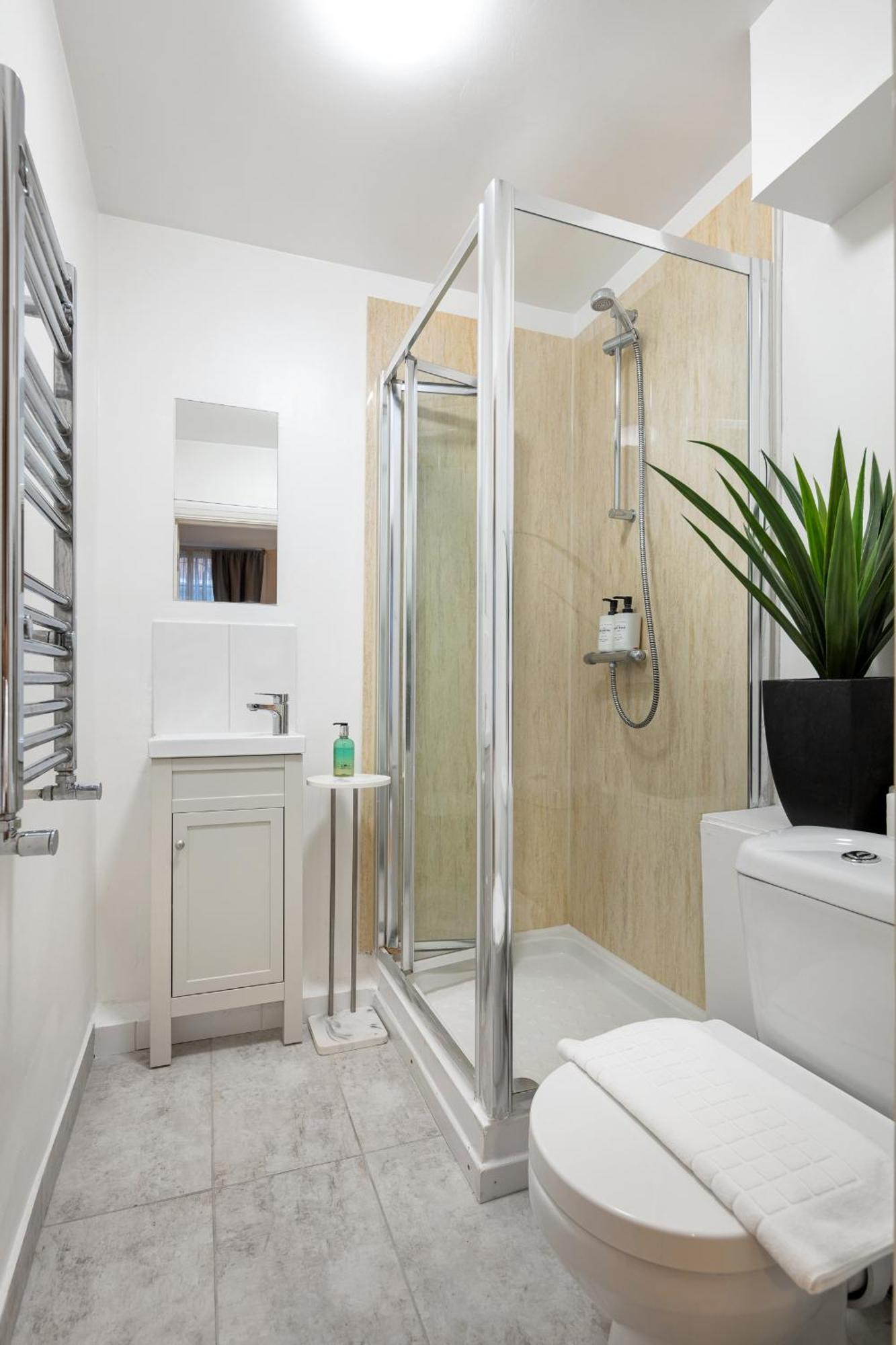Elegant Kensington Apartment With Patio London Luaran gambar