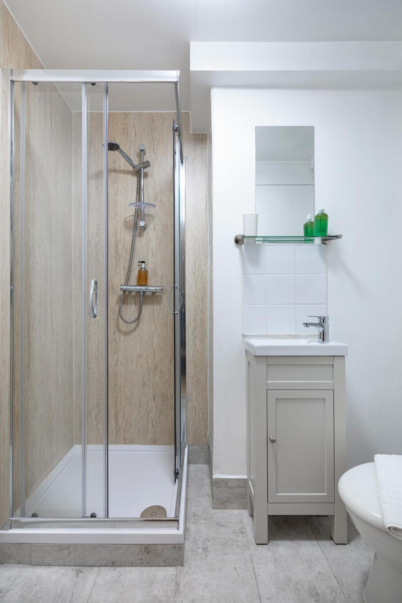 Elegant Kensington Apartment With Patio London Luaran gambar