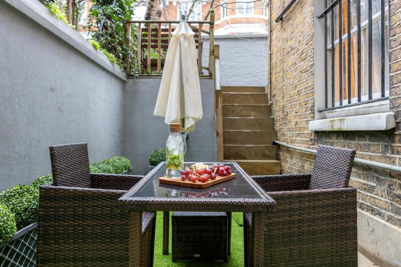 Elegant Kensington Apartment With Patio London Luaran gambar