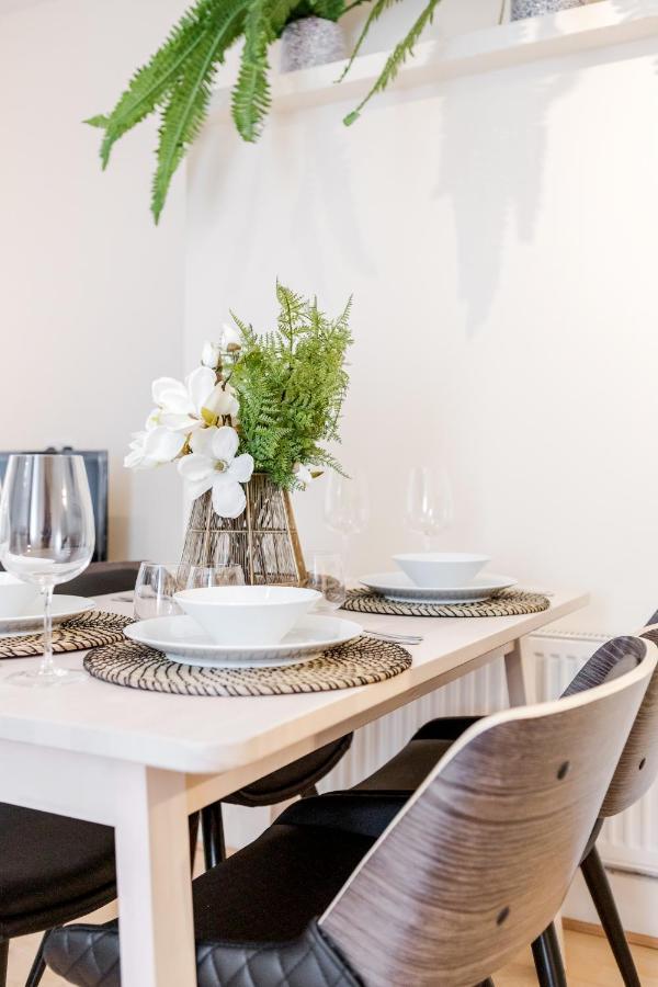 Elegant Kensington Apartment With Patio London Luaran gambar