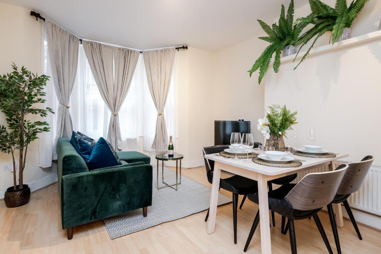 Elegant Kensington Apartment With Patio London Luaran gambar